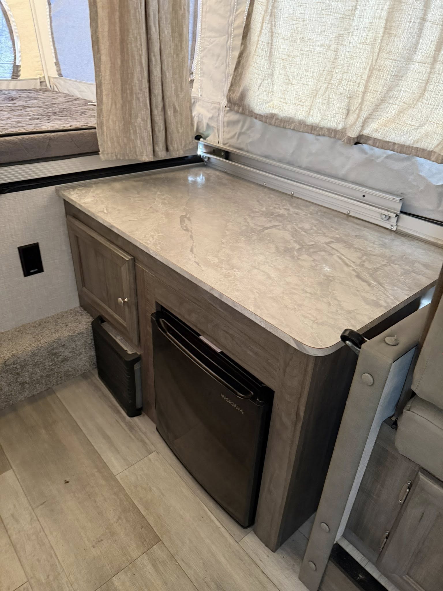 
								2022 Rockwood Freedom Camper full									