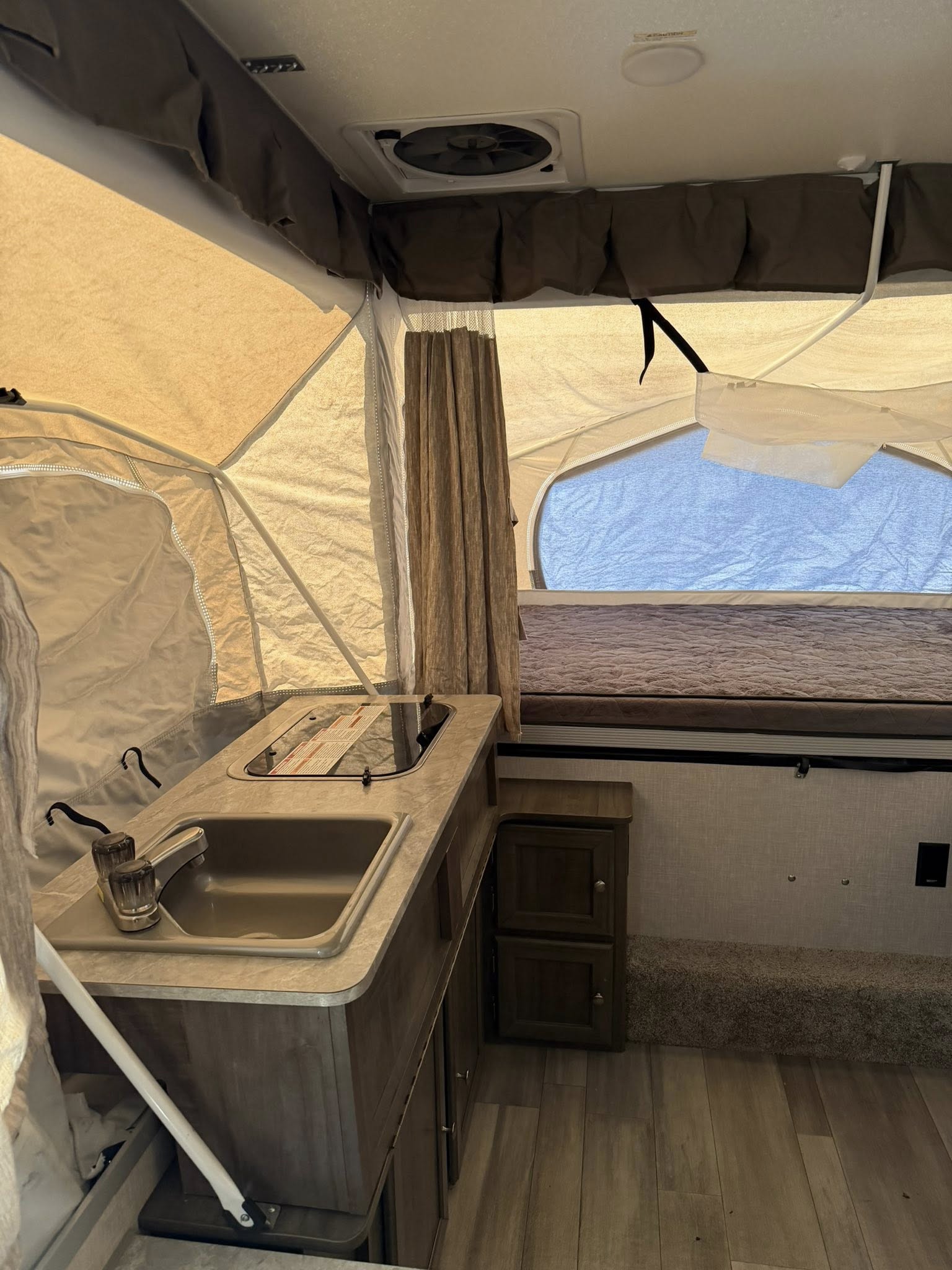 
								2022 Rockwood Freedom Camper full									