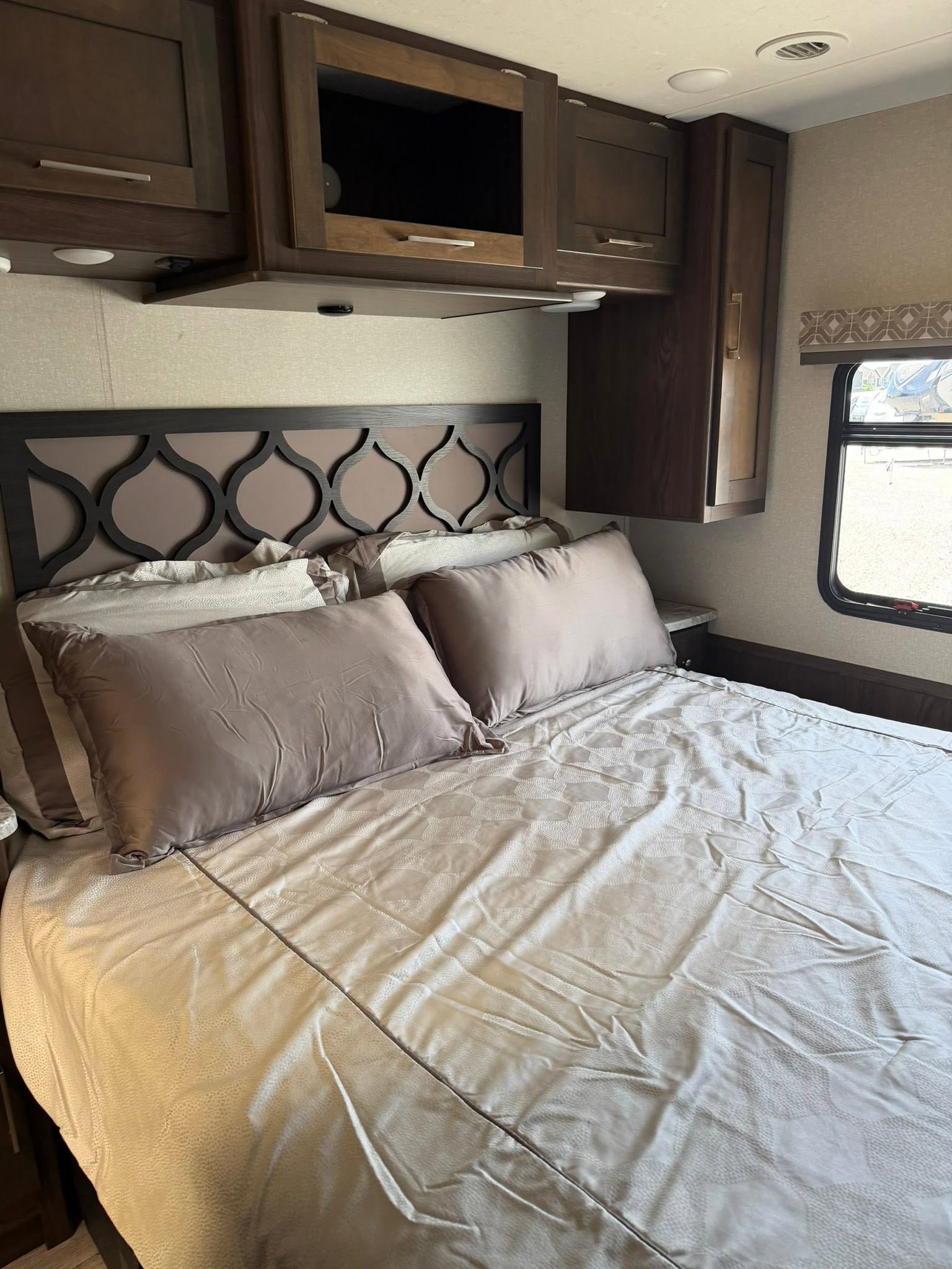 
								2020 Coachman Pursuit full									