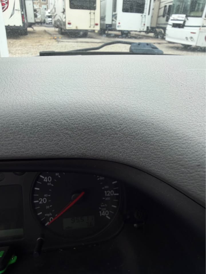 
								2000 Winnebago Rialta full									
