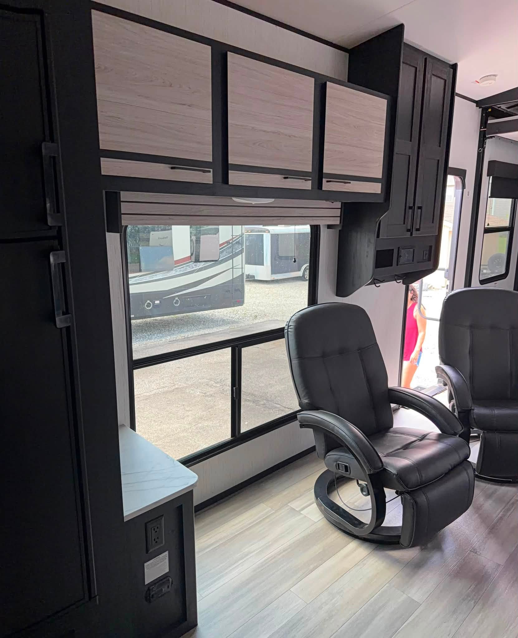
								2022 Cruiser RV Stryker ST-2916 full									