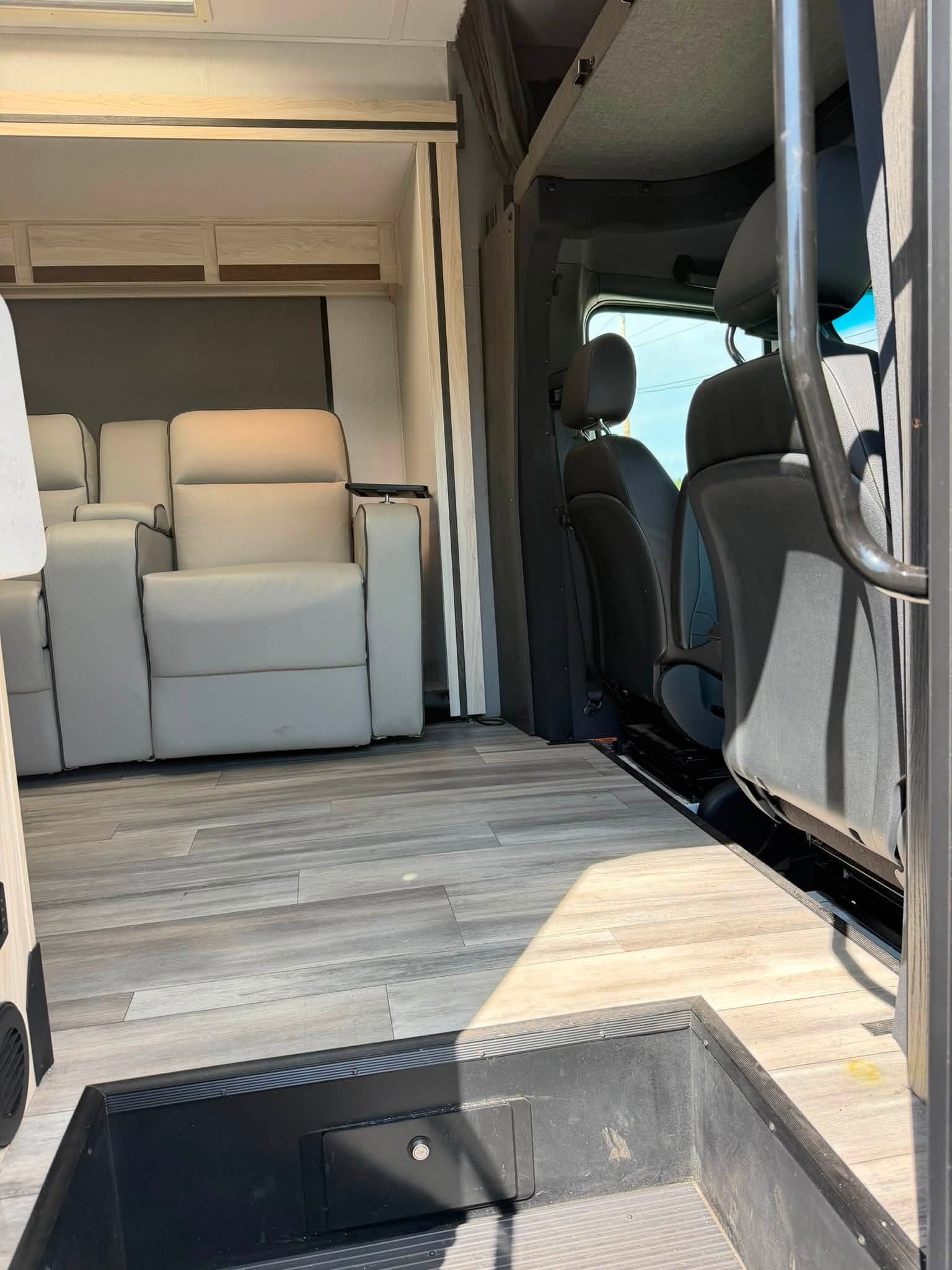 
								2023 Forest River Forester 2401B MBS full									