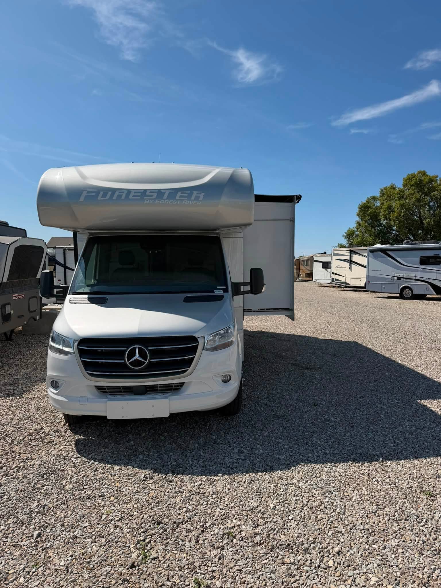 
								2023 Forest River Forester 2401B MBS full									