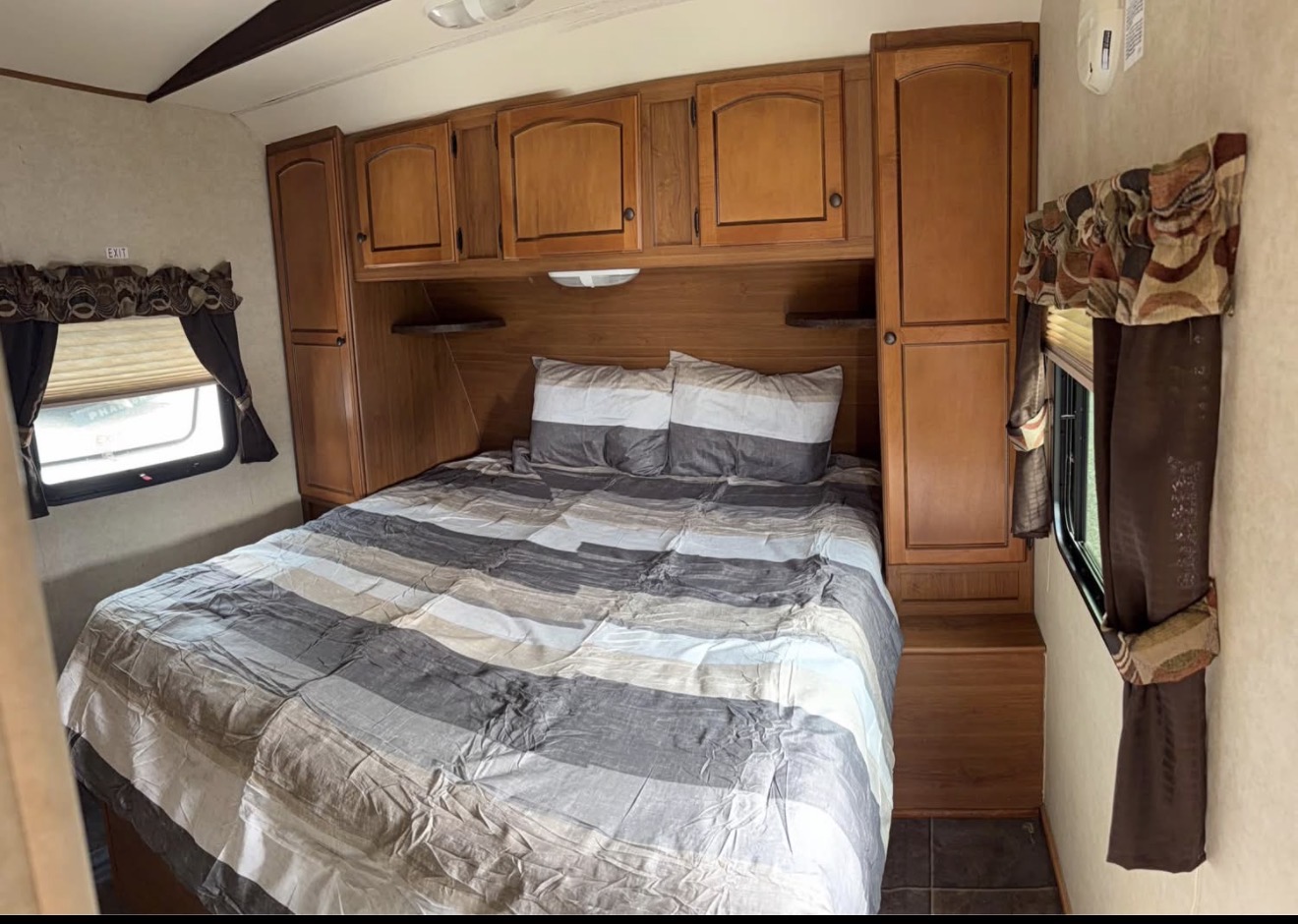 
								2012 Crossroads Sunset Trail ST29RL full									